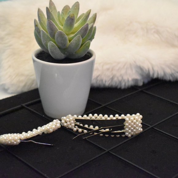 Fashion Pearl Hair Clips - Picture 3 of 3